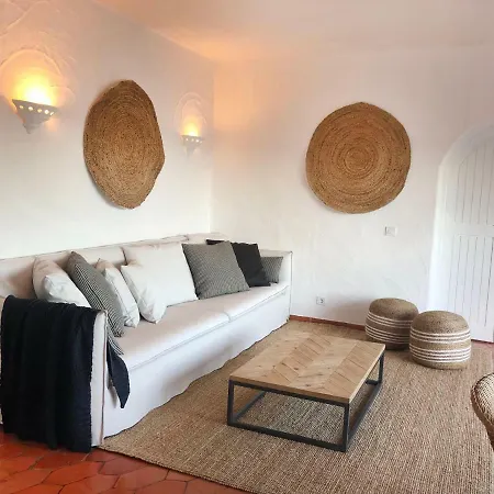 Casa Da Mesa Redonda * Lagos