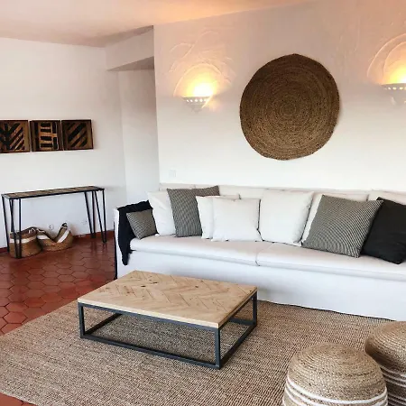 Casa Da Mesa Redonda Lagos